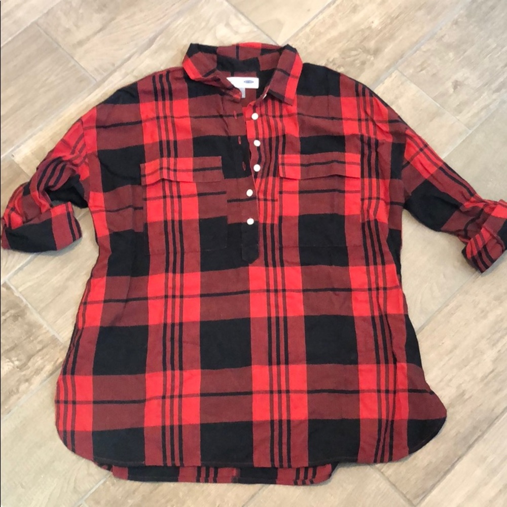 Old Navy Maternity Popover Shirt; Size M